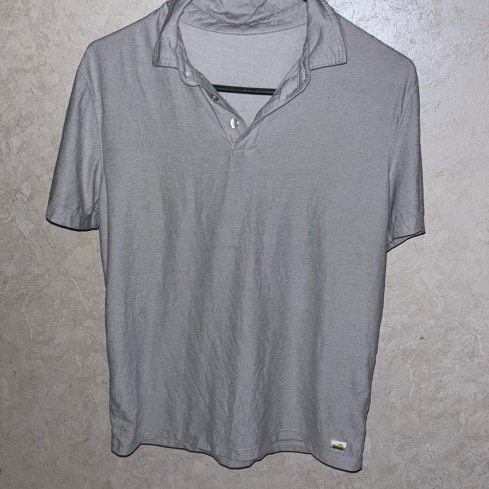 Men’s vuori preppy logo